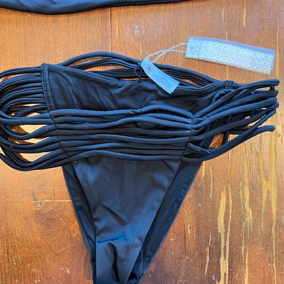 Devon Windsor Bikini - Kimberly Top Eva Bottoms in Black Size Small - Picture 5 of 8